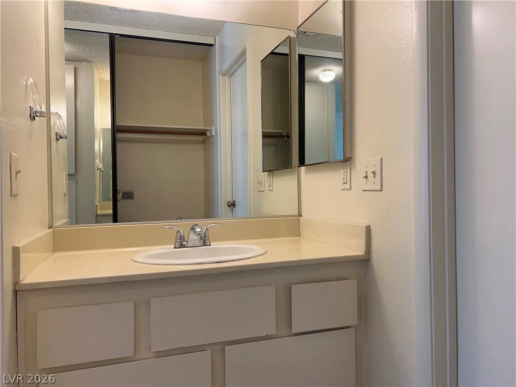 4747 Nara Vista, Las Vegas, NV 89103