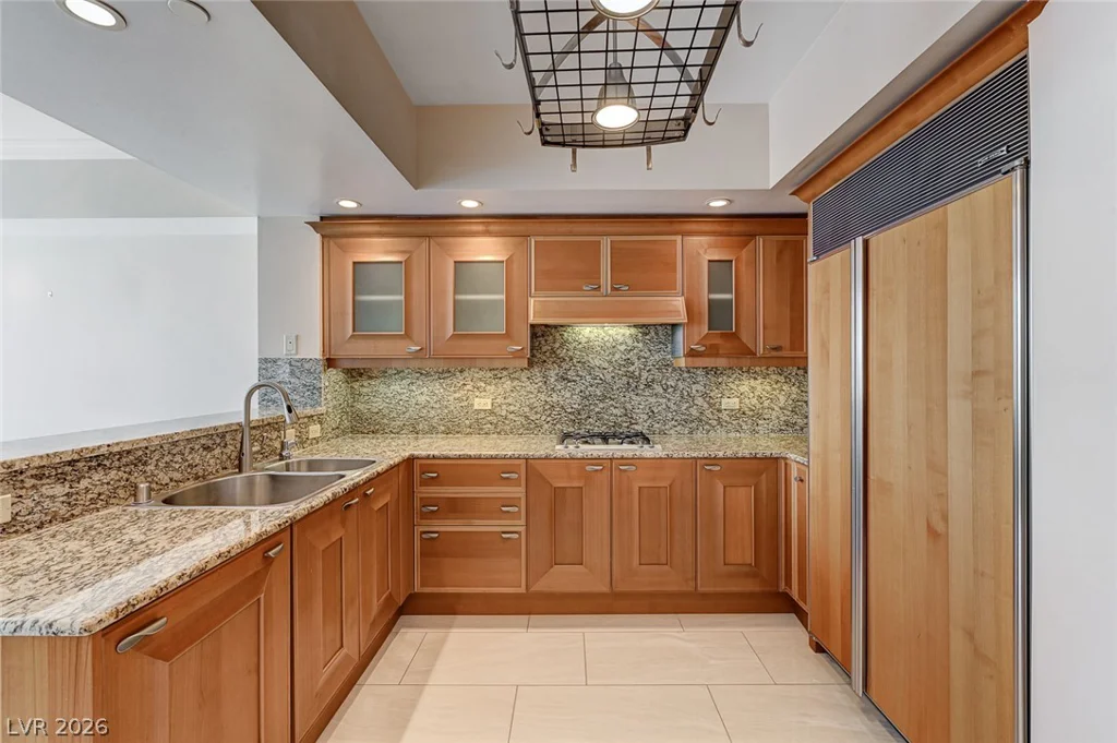 2777 Paradise, Las Vegas, NV 89109