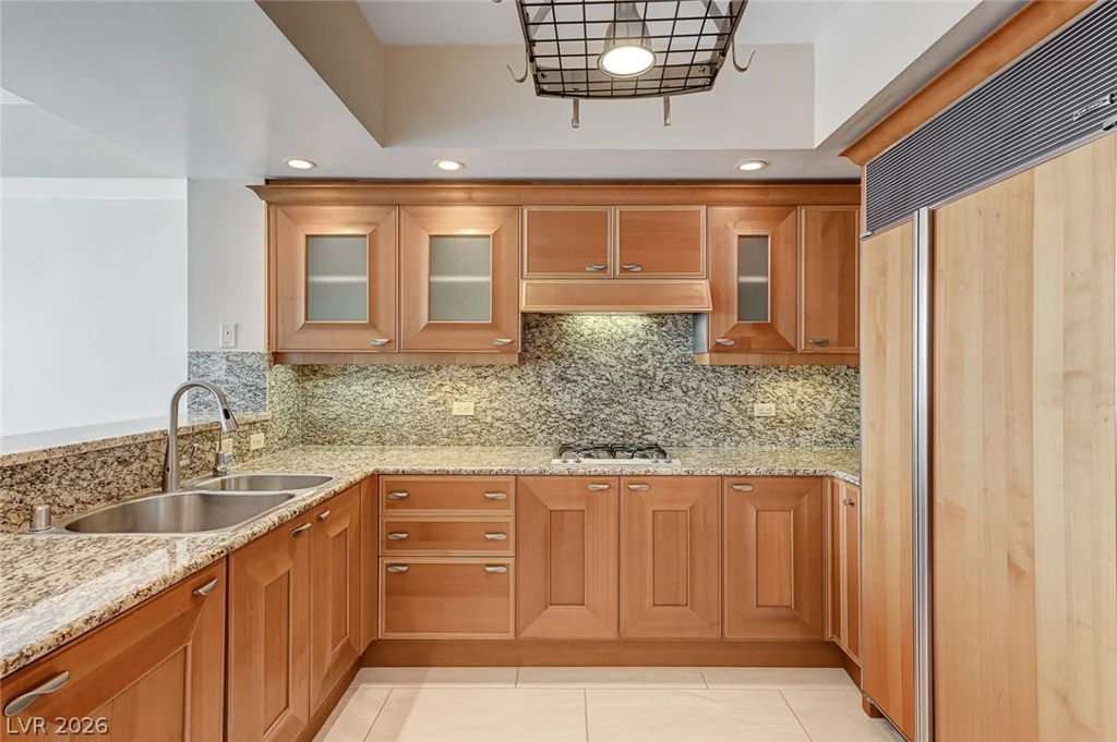 2777 Paradise, Las Vegas, NV 89109