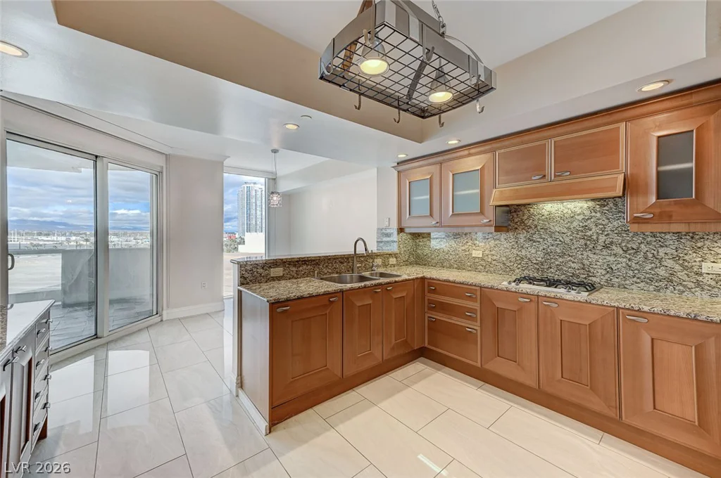2777 Paradise, Las Vegas, NV 89109