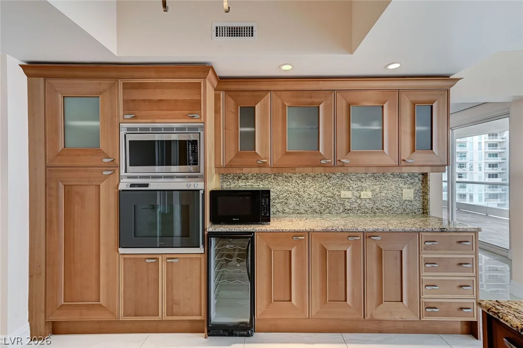 2777 Paradise, Las Vegas, NV 89109