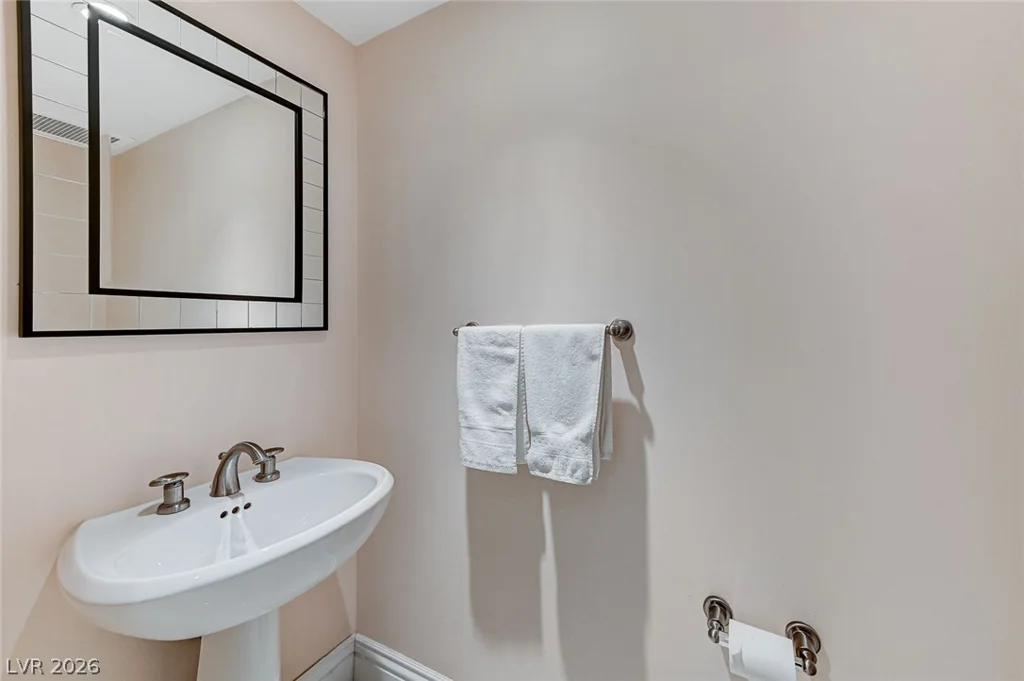 2777 Paradise, Las Vegas, NV 89109