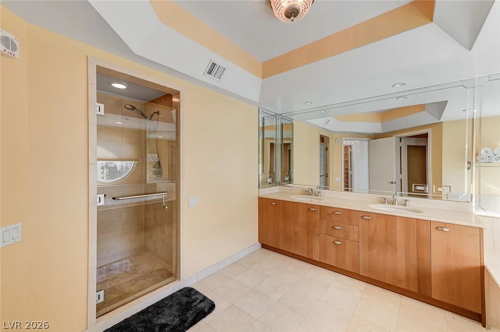 2777 Paradise, Las Vegas, NV 89109