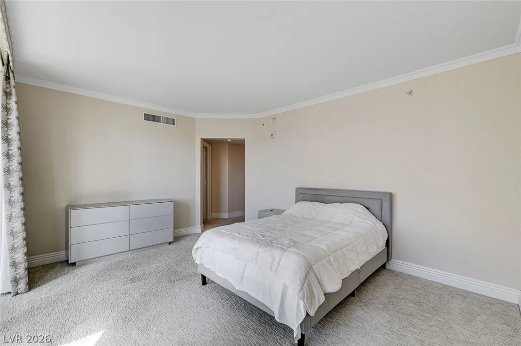 2777 Paradise, Las Vegas, NV 89109