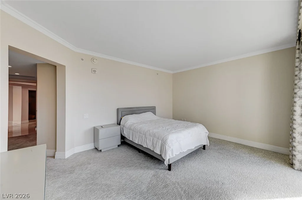 2777 Paradise, Las Vegas, NV 89109