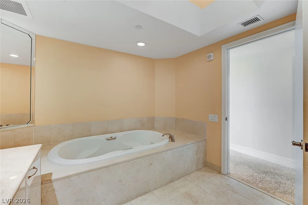 2777 Paradise, Las Vegas, NV 89109