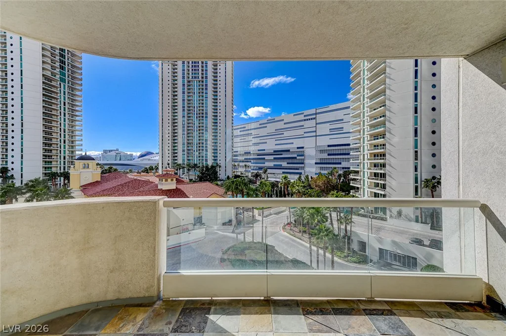 2777 Paradise, Las Vegas, NV 89109