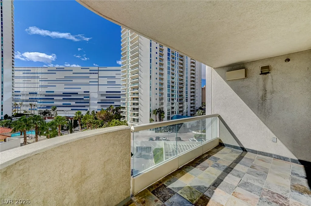 2777 Paradise, Las Vegas, NV 89109