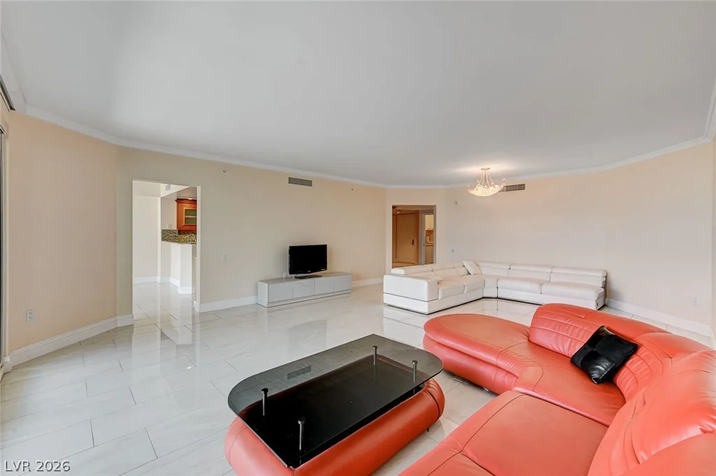 2777 Paradise, Las Vegas, NV 89109