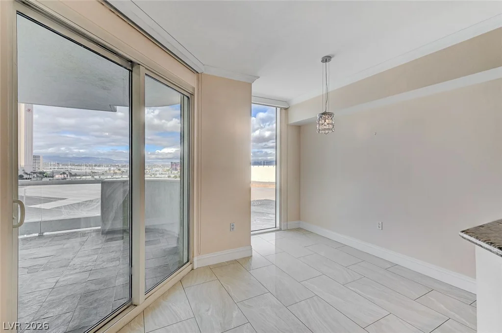 2777 Paradise, Las Vegas, NV 89109
