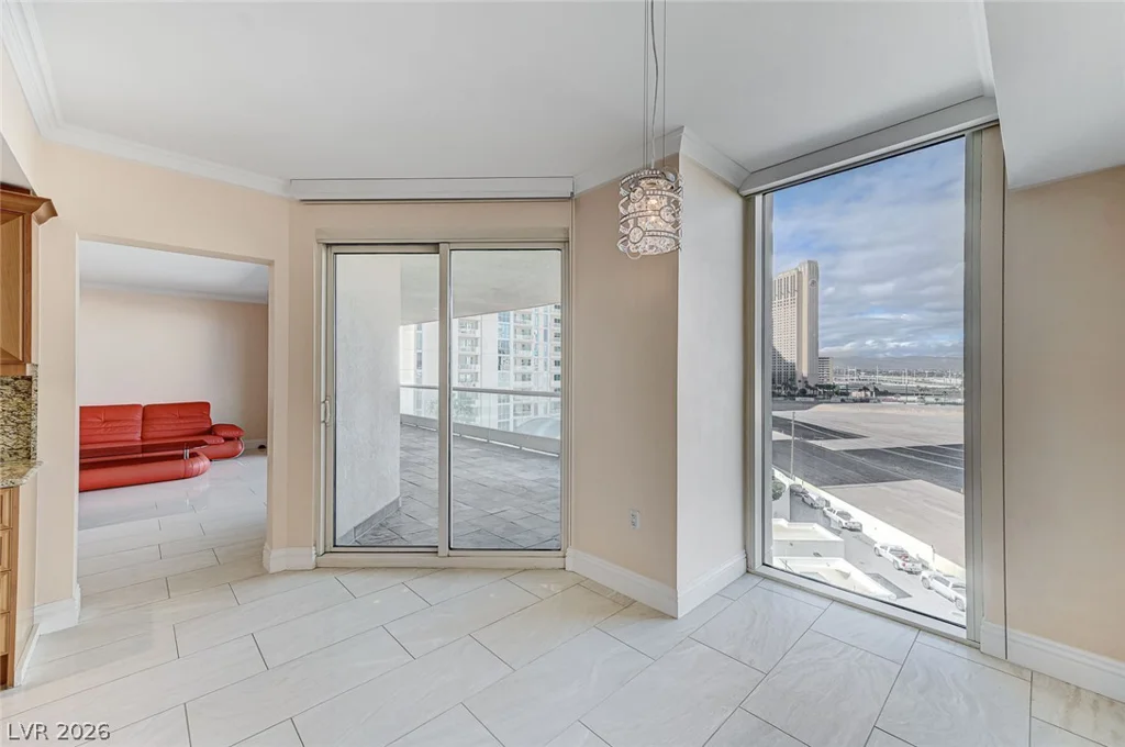 2777 Paradise, Las Vegas, NV 89109