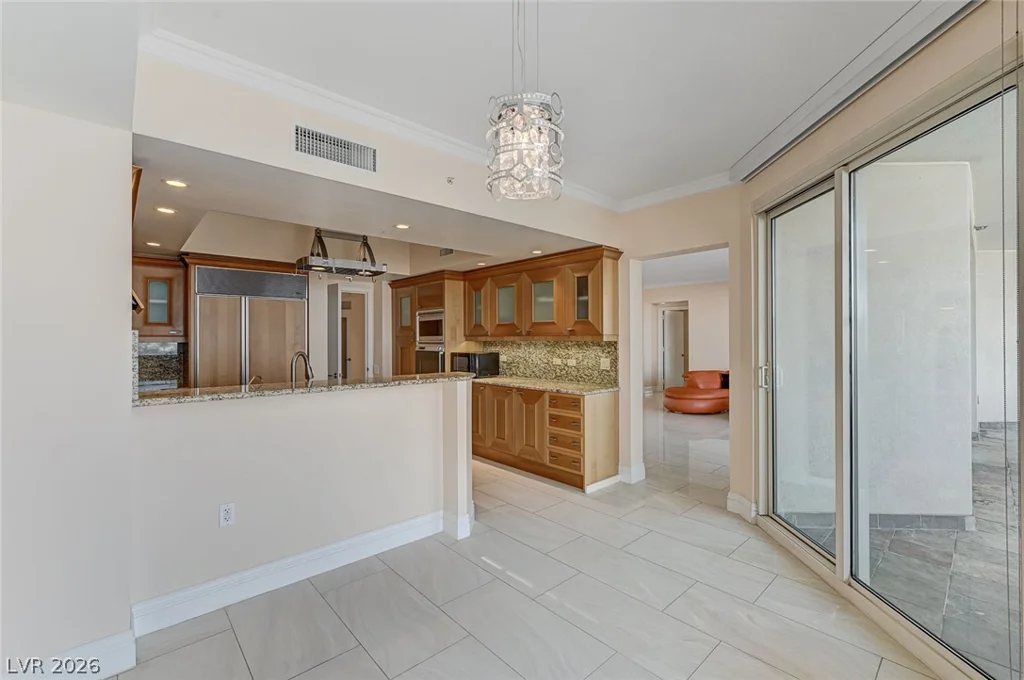 2777 Paradise, Las Vegas, NV 89109