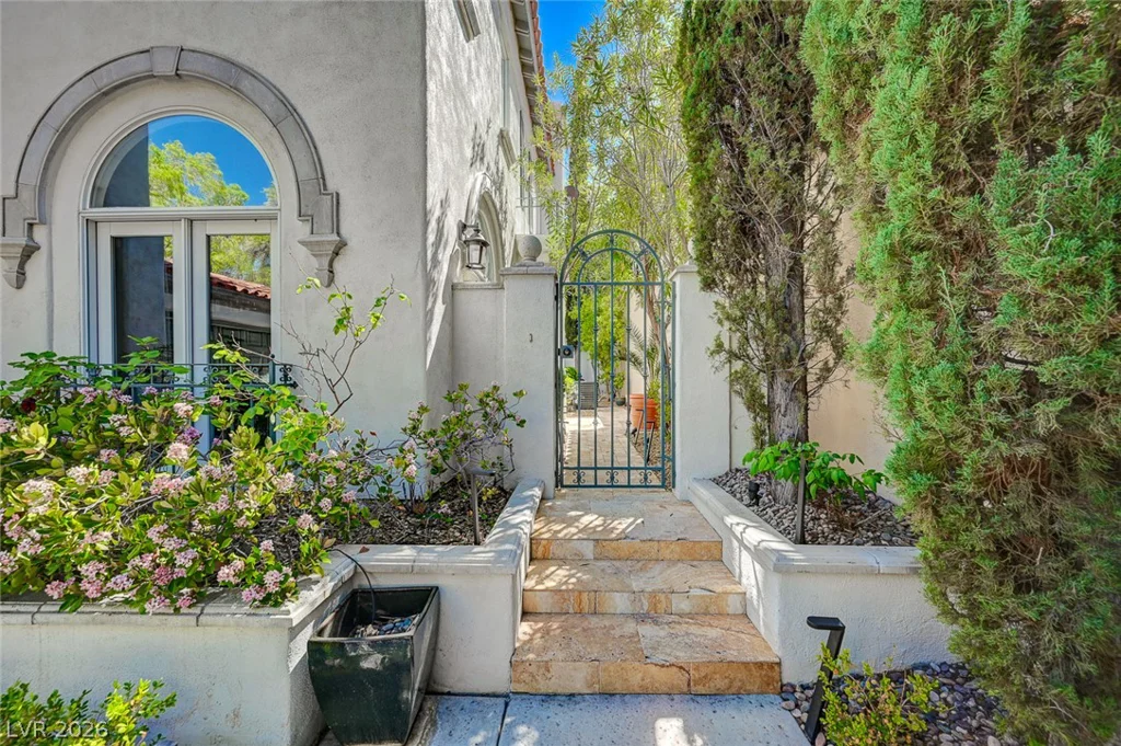 9005 Robinson Ridge, Las Vegas, NV 89117