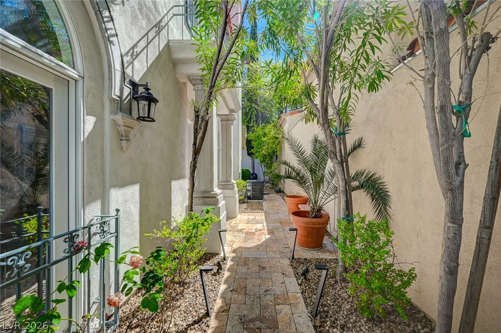 9005 Robinson Ridge, Las Vegas, NV 89117