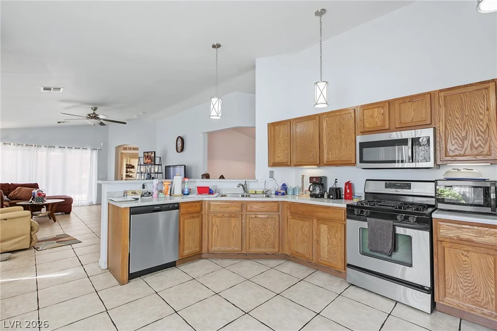 5643 Crowbush Cove, Las Vegas, NV 89122