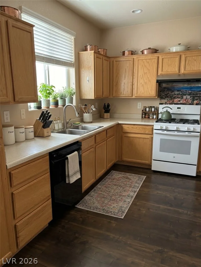 7653 Hampton Park, Las Vegas, NV 89113
