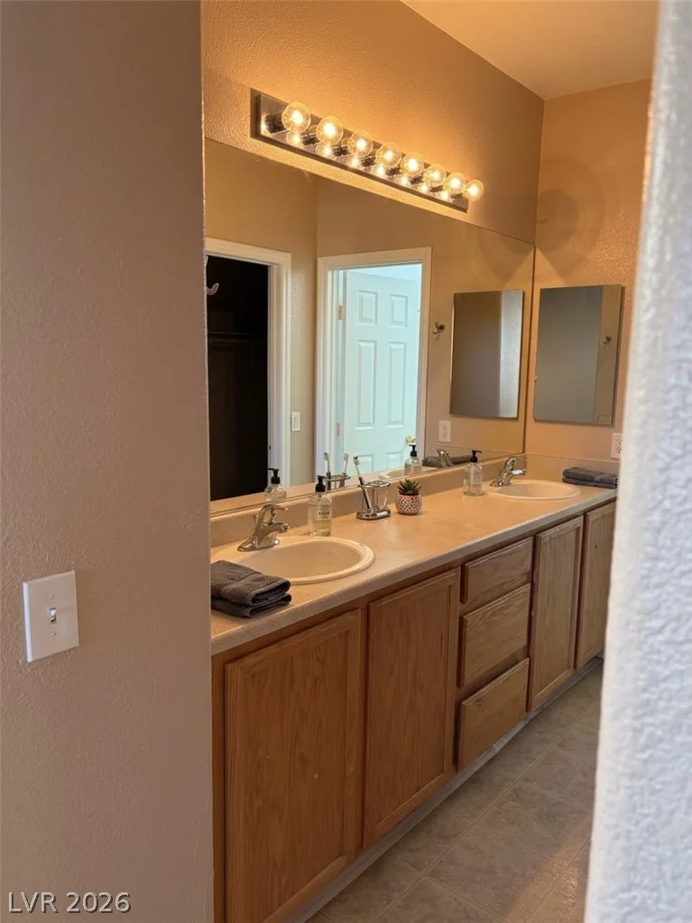 7653 Hampton Park, Las Vegas, NV 89113