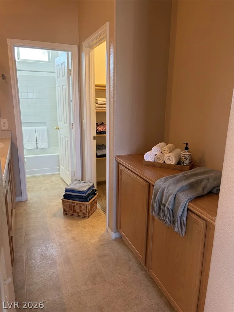 7653 Hampton Park, Las Vegas, NV 89113