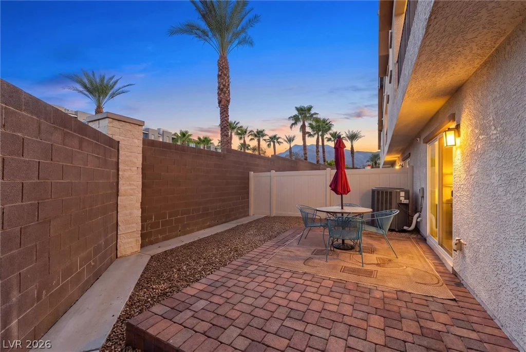 10059 Dazzling Sunrays, Las Vegas, NV 89129