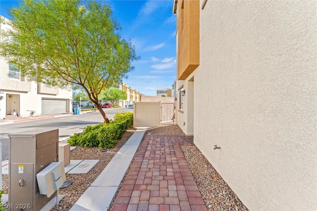 10059 Dazzling Sunrays, Las Vegas, NV 89129