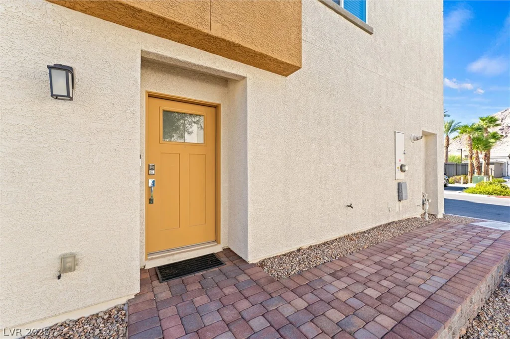 10059 Dazzling Sunrays, Las Vegas, NV 89129