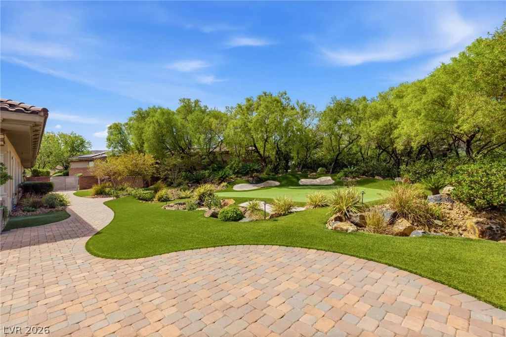 36 Tapadero, Las Vegas, NV 89135