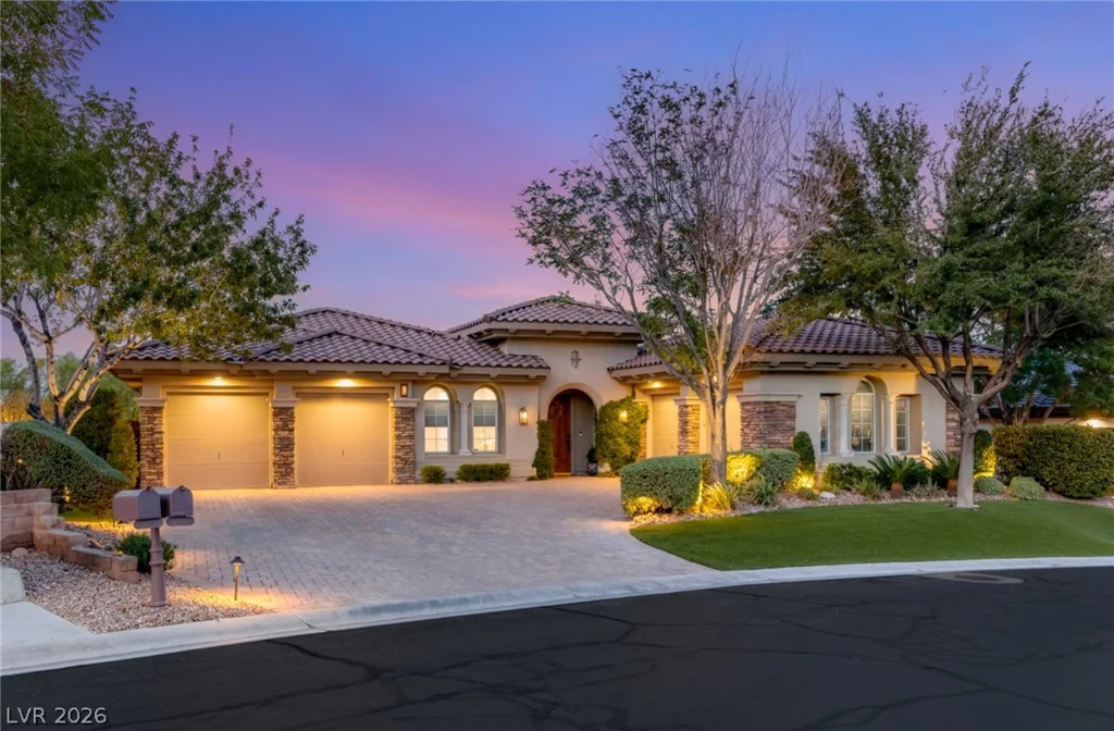 36 Tapadero, Las Vegas, NV 89135