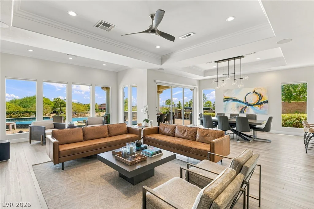 36 Tapadero, Las Vegas, NV 89135