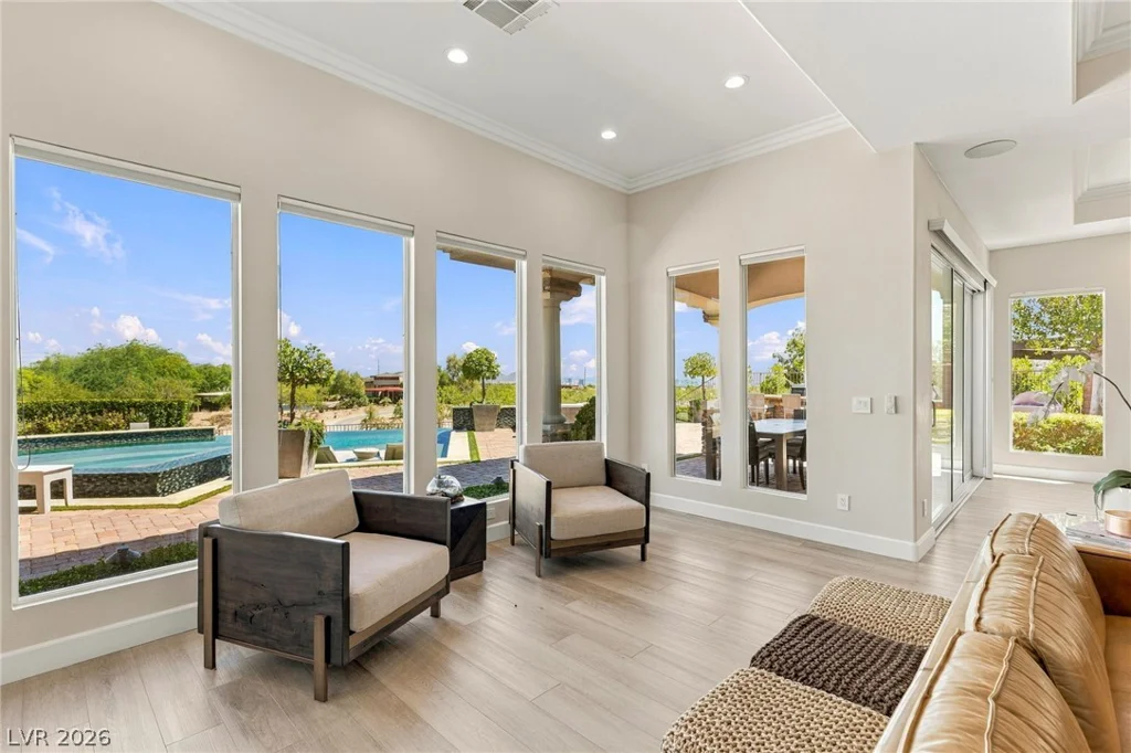36 Tapadero, Las Vegas, NV 89135