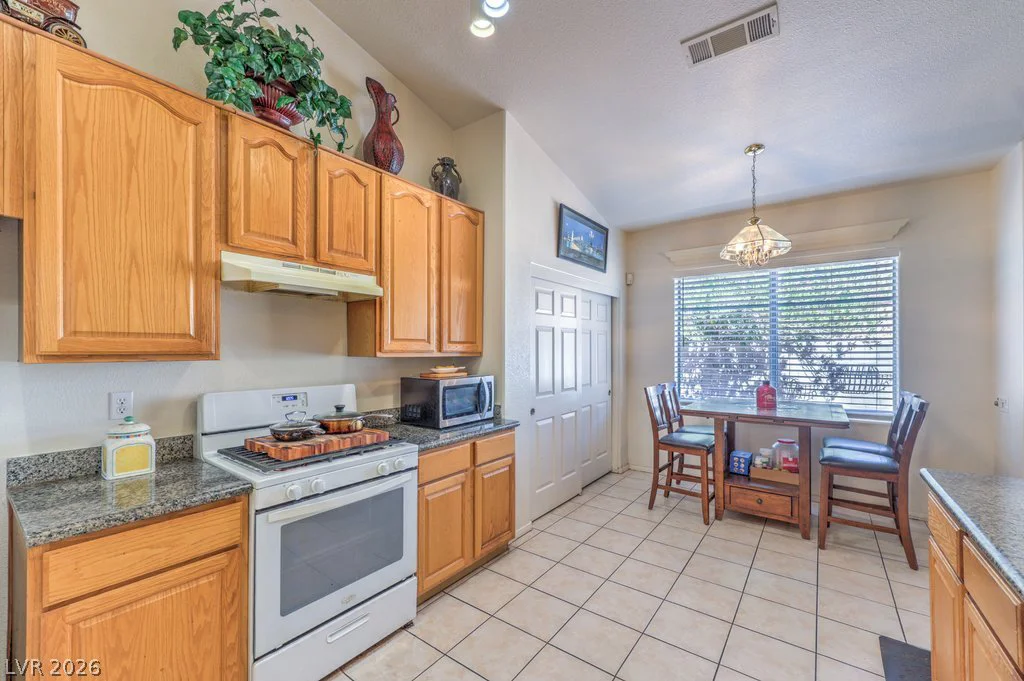 8628 Highland View, Las Vegas, NV 89145