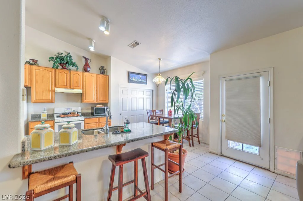 8628 Highland View, Las Vegas, NV 89145