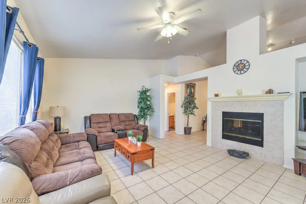 8628 Highland View, Las Vegas, NV 89145