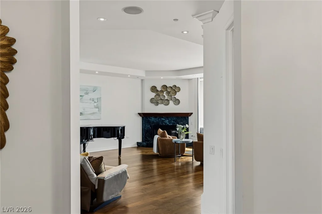 2877 Paradise, Las Vegas, NV 89109