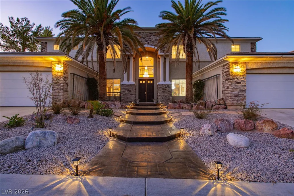 8088 Dark Hollow, Las Vegas, NV 89117