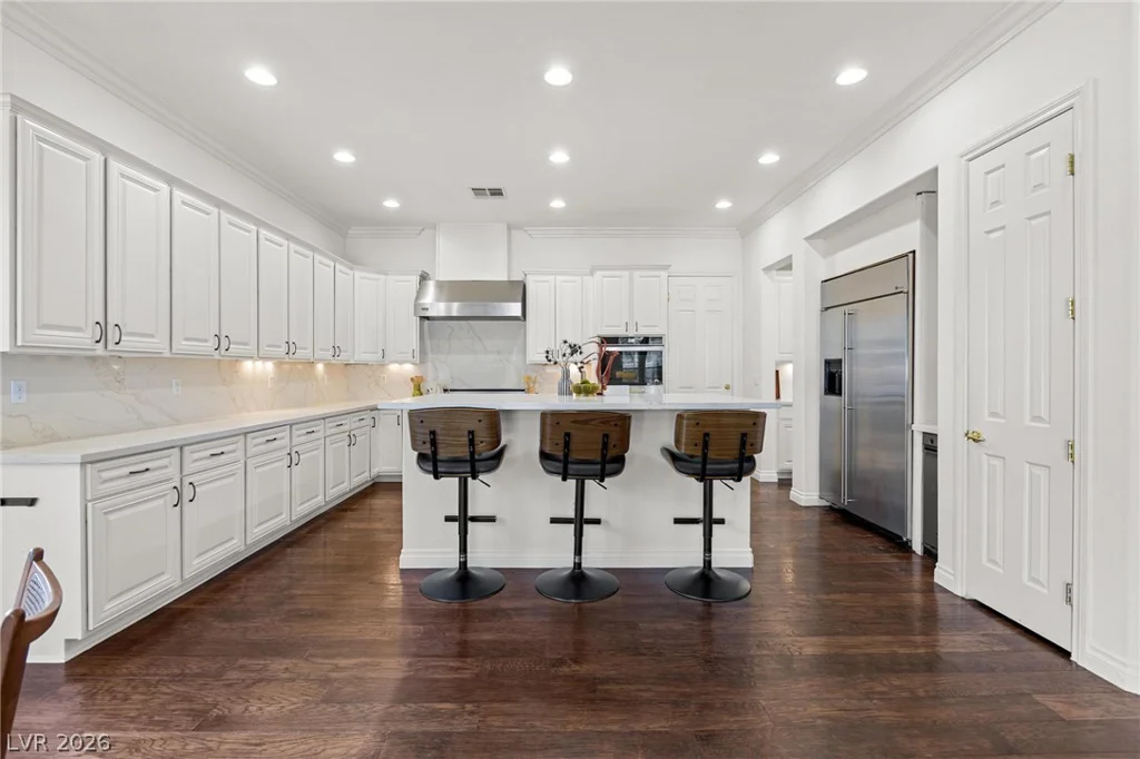 8088 Dark Hollow, Las Vegas, NV 89117