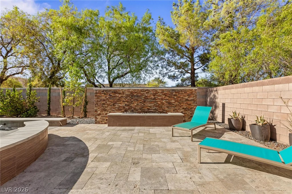 8088 Dark Hollow, Las Vegas, NV 89117