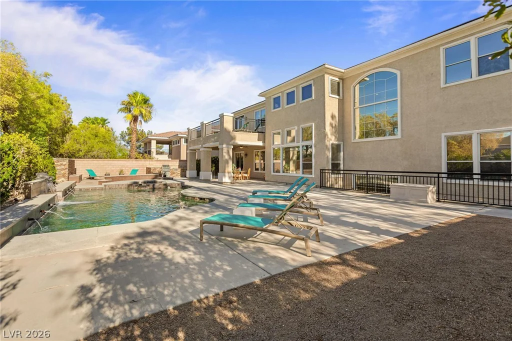 8088 Dark Hollow, Las Vegas, NV 89117