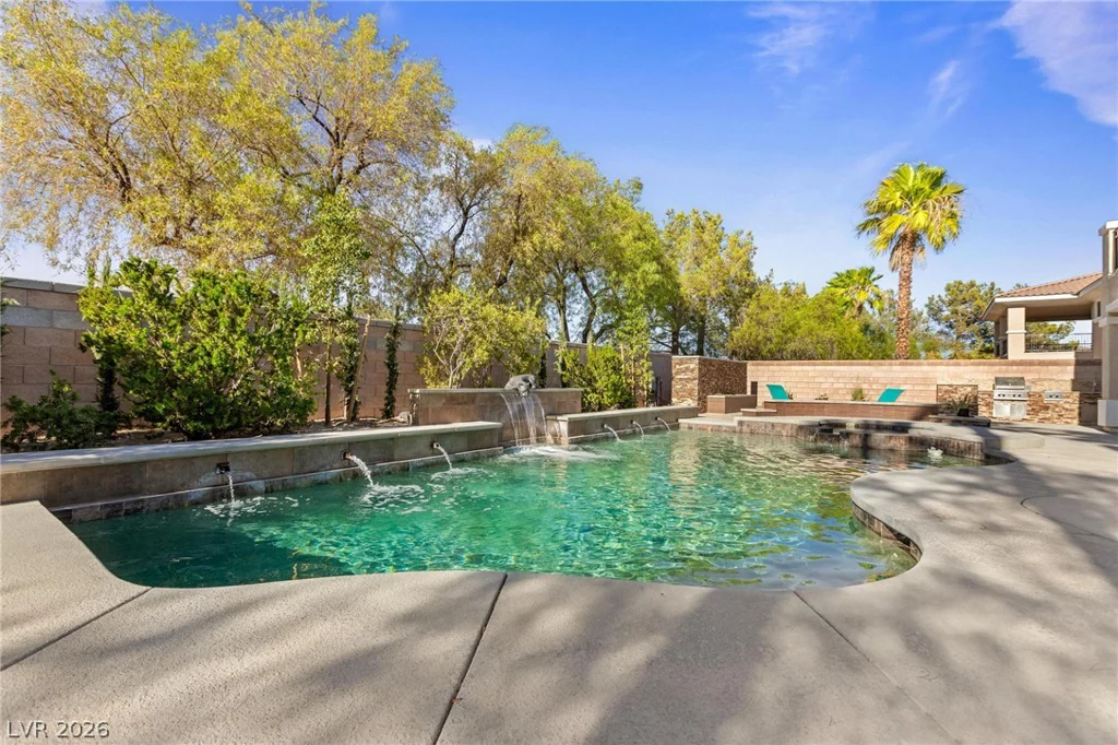 8088 Dark Hollow, Las Vegas, NV 89117