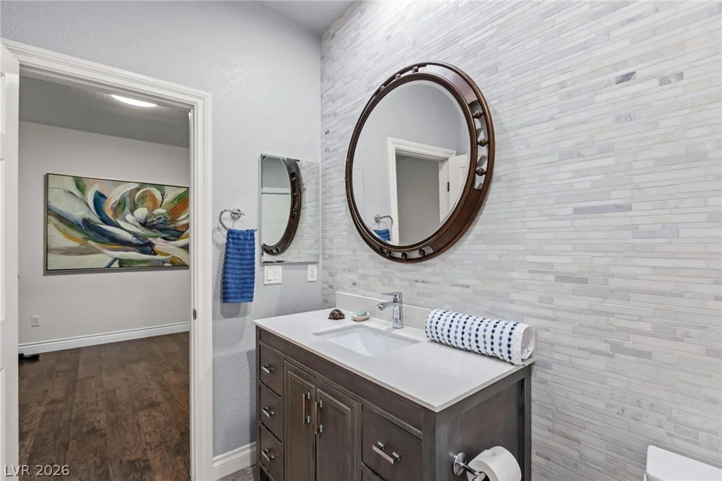 8088 Dark Hollow, Las Vegas, NV 89117