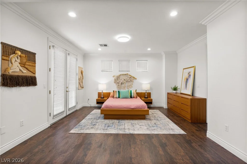 8088 Dark Hollow, Las Vegas, NV 89117