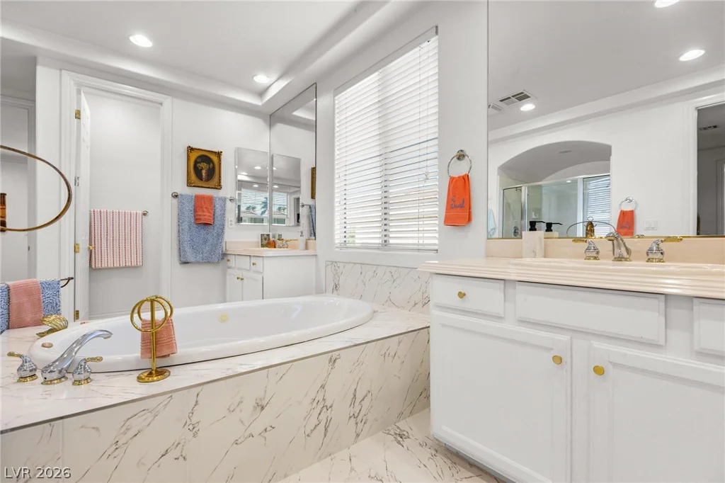 8088 Dark Hollow, Las Vegas, NV 89117