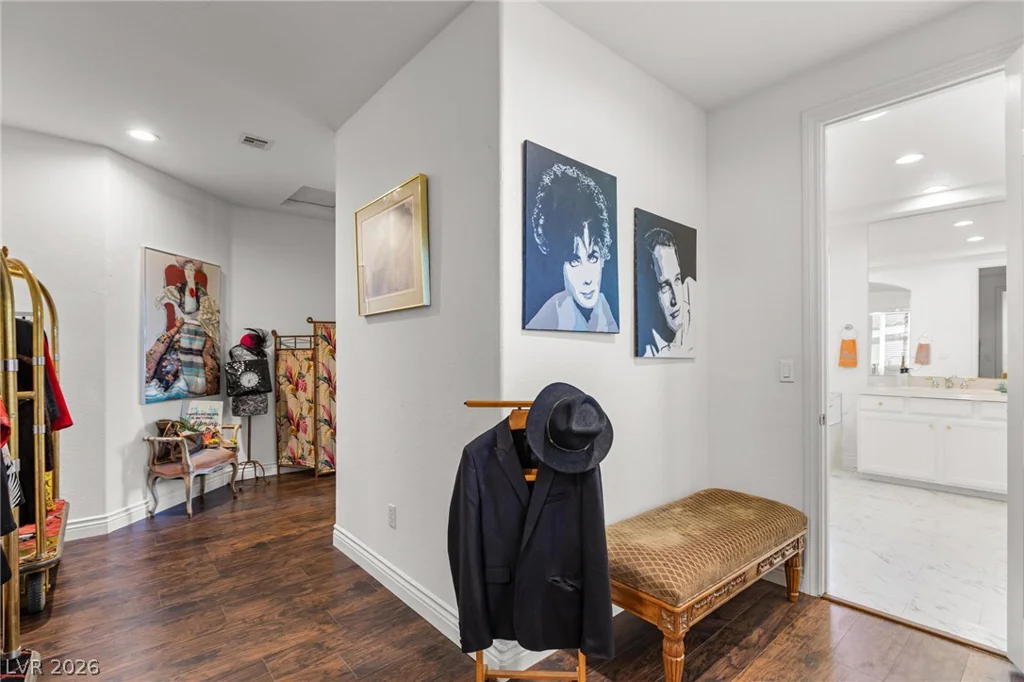 8088 Dark Hollow, Las Vegas, NV 89117