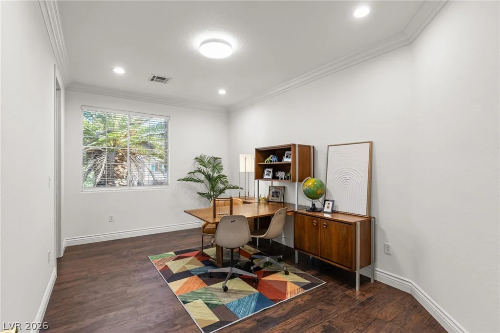 8088 Dark Hollow, Las Vegas, NV 89117