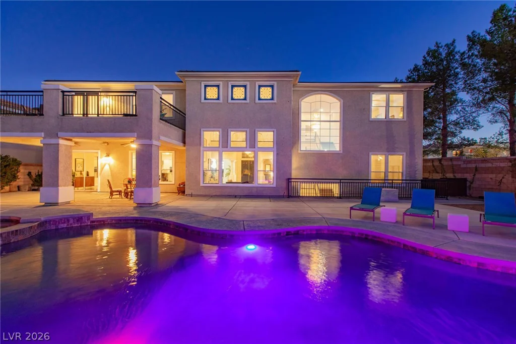 8088 Dark Hollow, Las Vegas, NV 89117