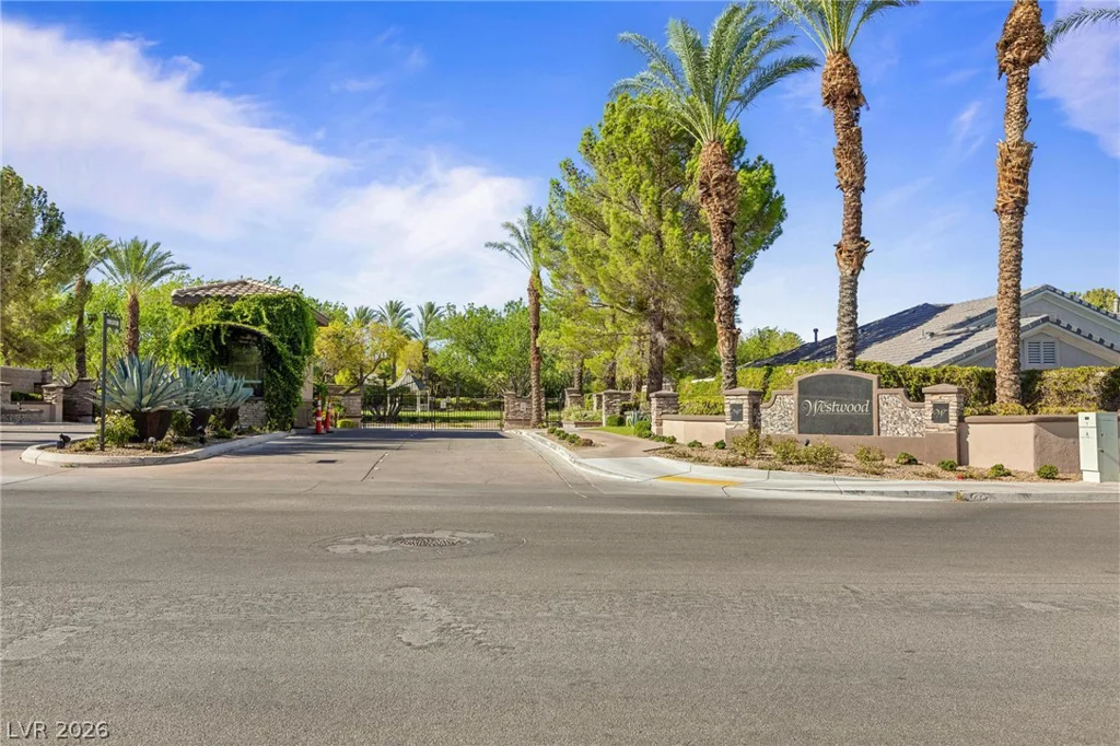 8088 Dark Hollow, Las Vegas, NV 89117