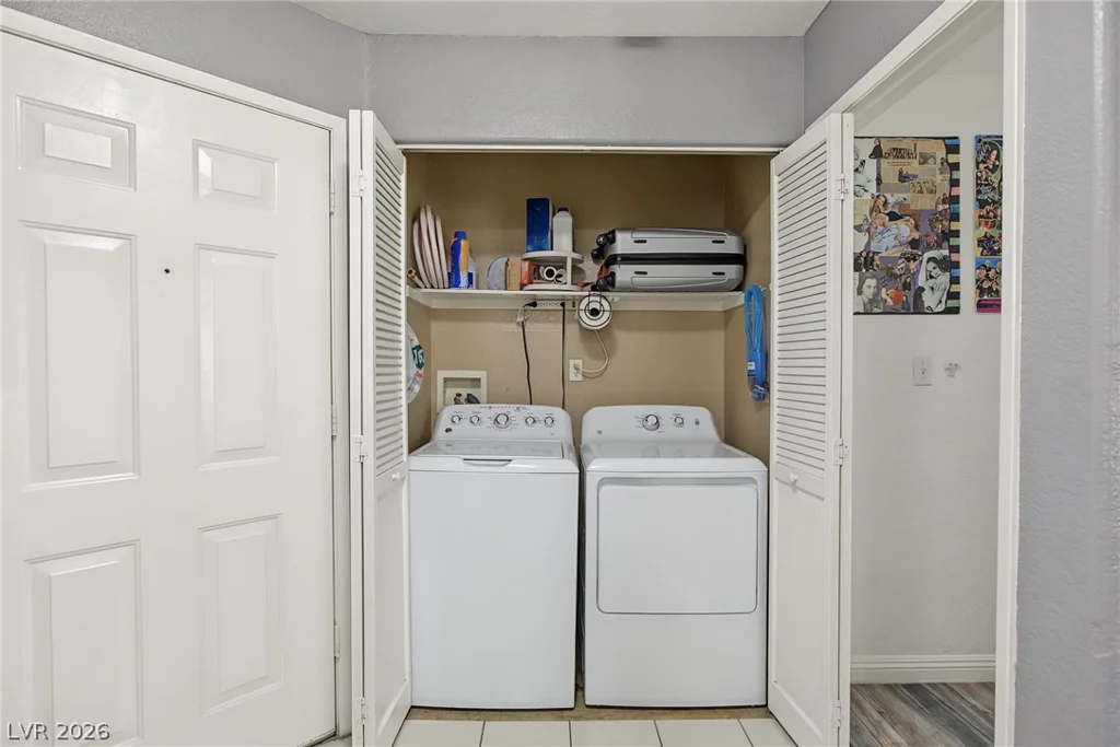 5042 Rainbow, Las Vegas, NV 89118