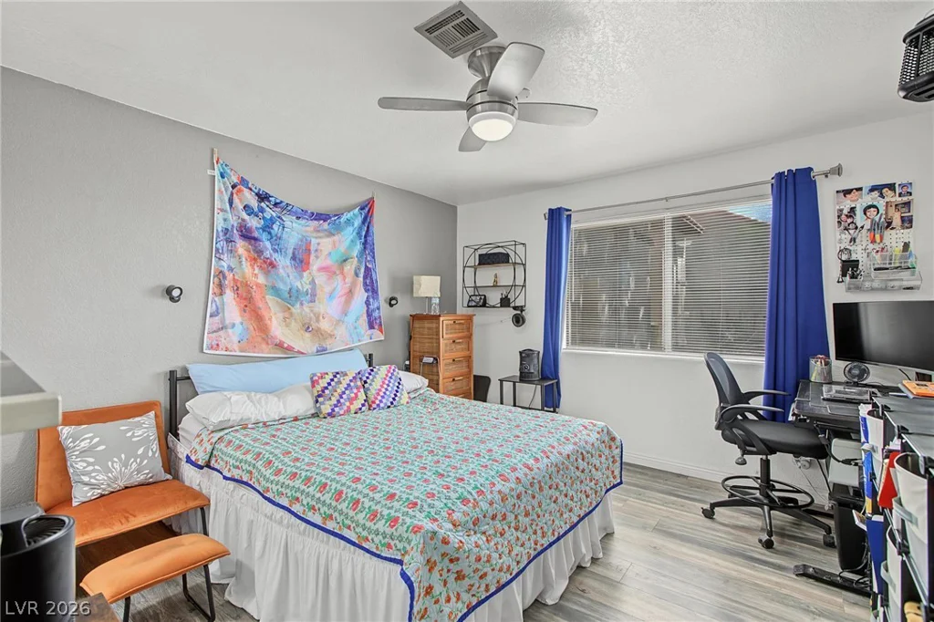 5042 Rainbow, Las Vegas, NV 89118