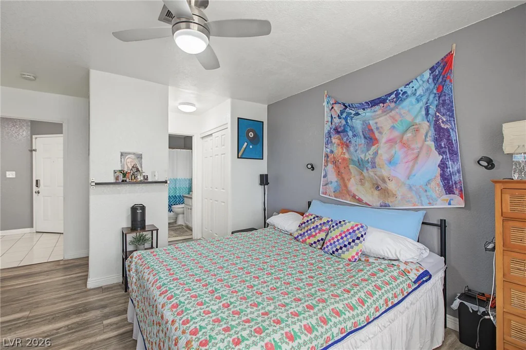 5042 Rainbow, Las Vegas, NV 89118