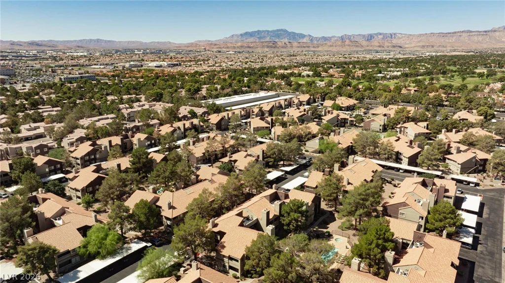 5042 Rainbow, Las Vegas, NV 89118