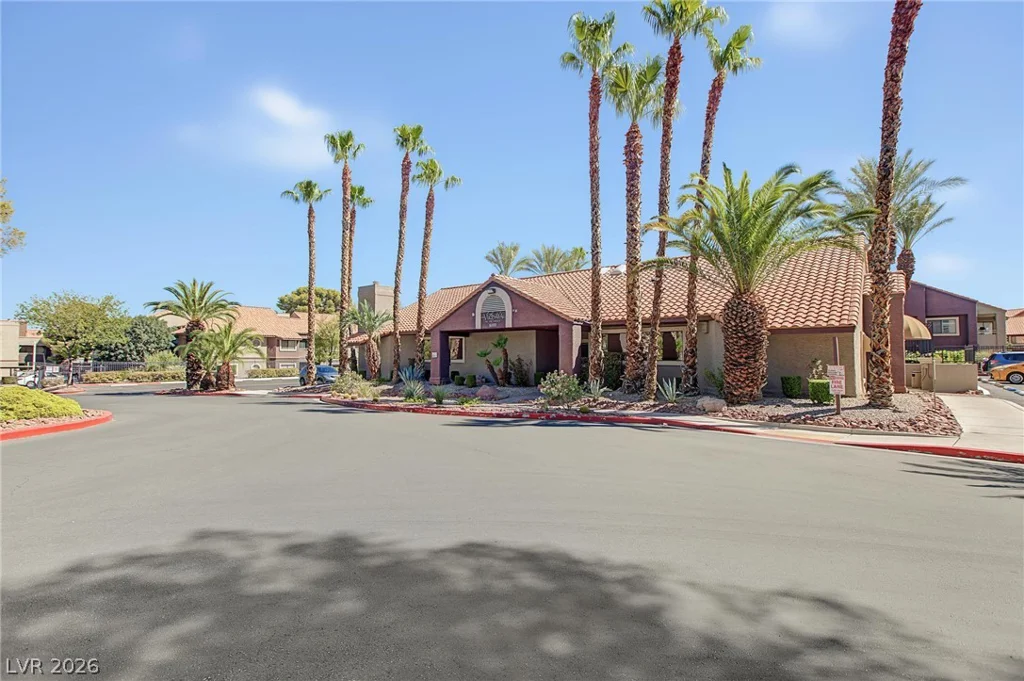 5042 Rainbow, Las Vegas, NV 89118